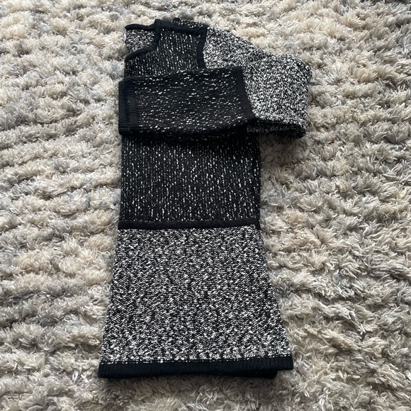 Black Speckled Calvin Klein Crewneck Sweater - Picture 1 of 6